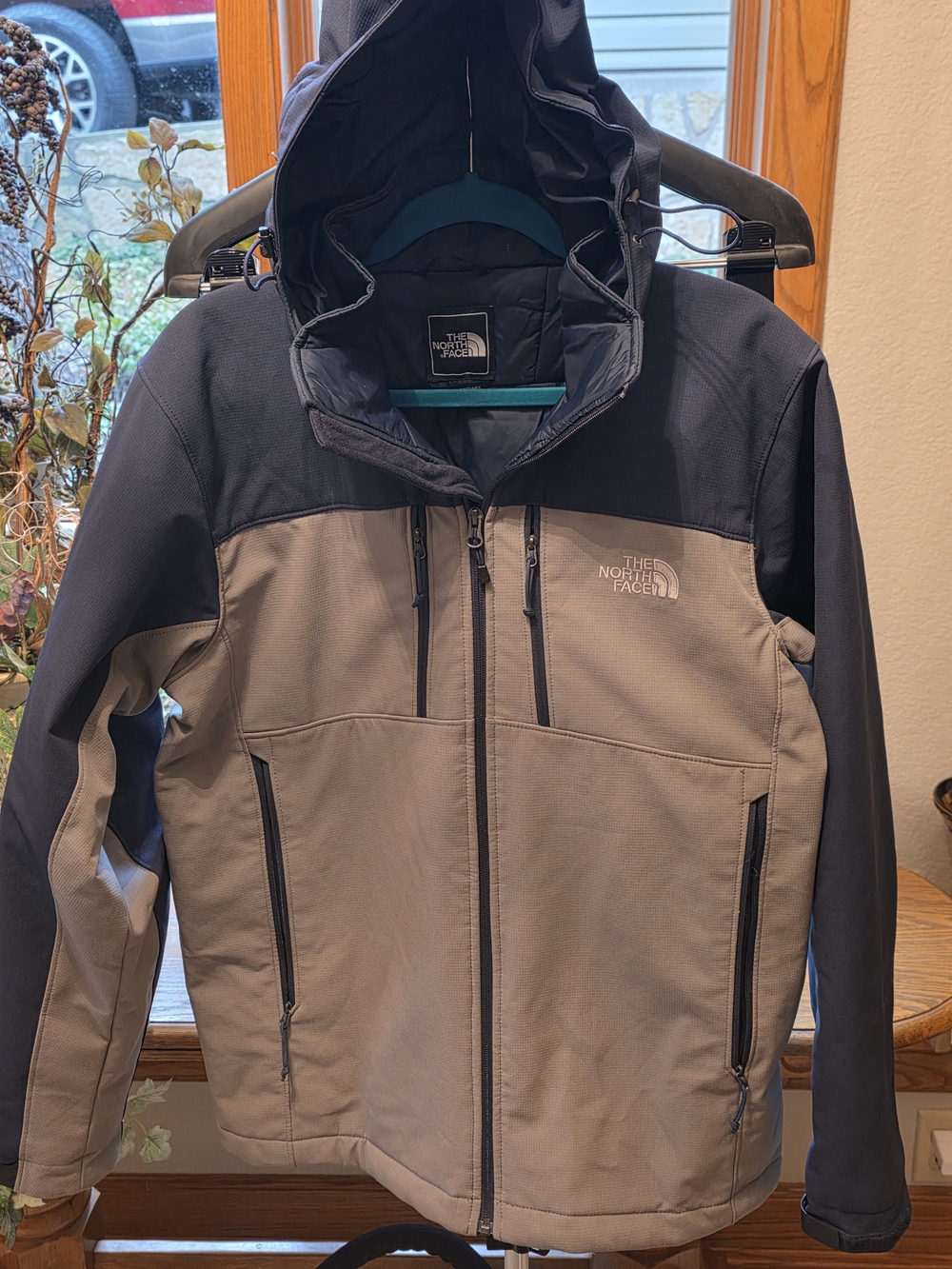 The North Face Men's Two-Tone Hooded Softshell Jacket - Taupe/Navy Sz M